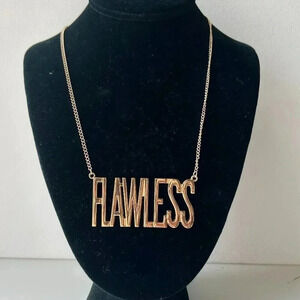 Vintage Gold Tone Flawless Pendant Necklace